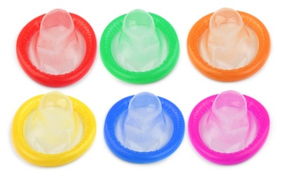 Jak použít kondom na 7 netradičních způsobů
