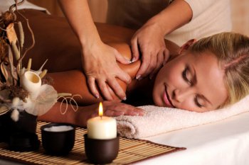 Tipy na vzrušující partnerskou masáž - dokonalé doteky