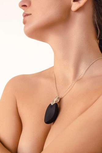 Vibrační náhrdelník Liberty Leaf Black