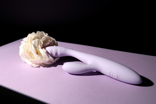 Hřejivý vibrátor s králíčkem Svakom Cici+ 2