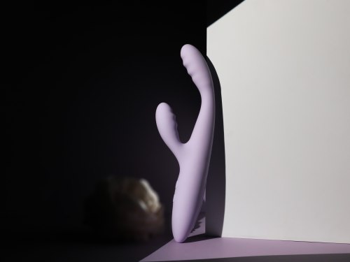 Hřejivý vibrátor s králíčkem Svakom Cici+ 2