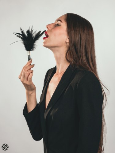 Šimrátko Burlesque Plume Black