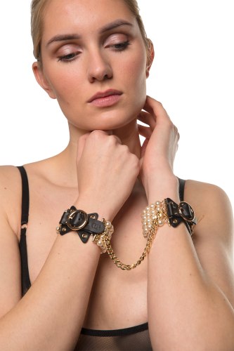 Perlová pouta na ruce Guilty Pleasure