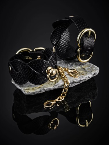 Pletená pouta na ruce Guilty Pleasure