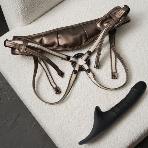 Realistický vibrační strapon s jazýčkem Strap-On-Me – vel. M